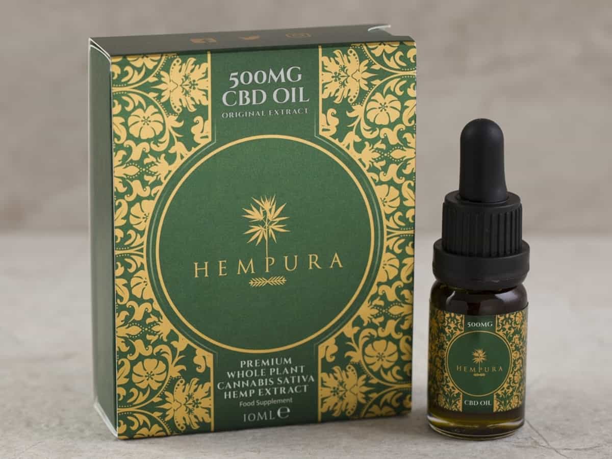 Hempura Full Spectrum CBD Oil 500mg with box grey background