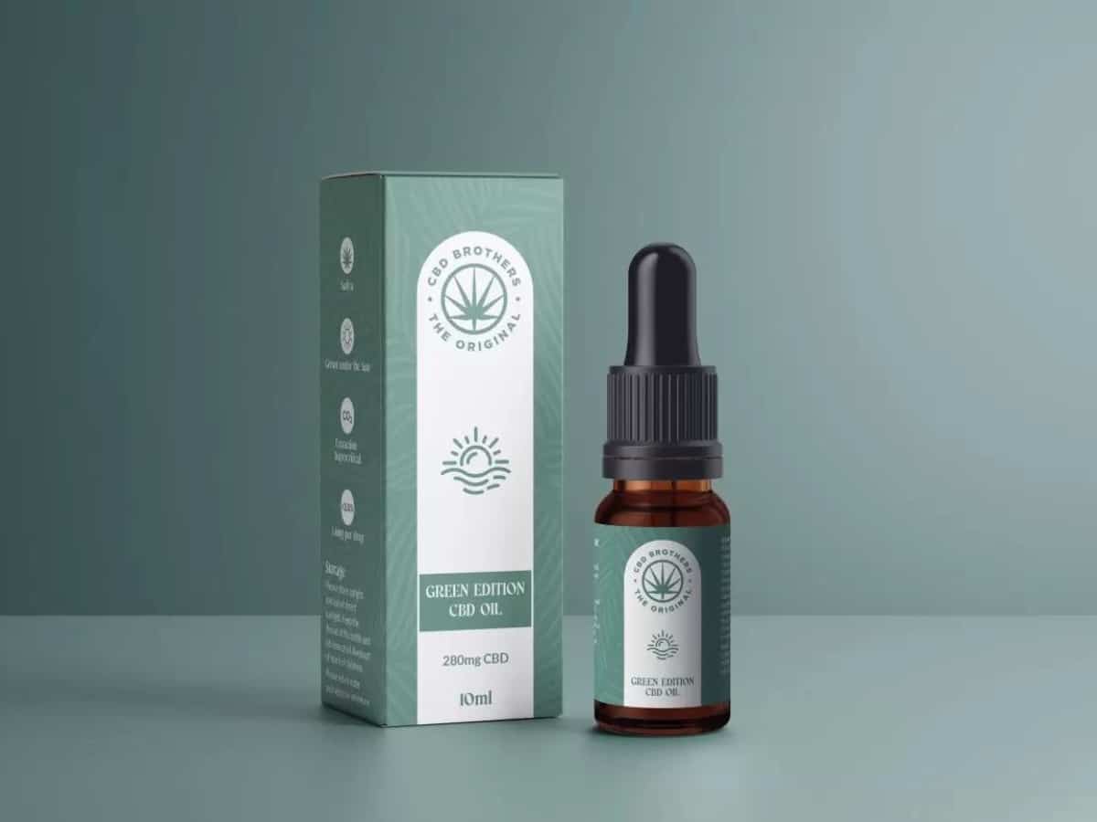 CBD Brothers Full Spectrum CBD Oil Green Edition with box green background