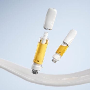 Ceramic-EVOMAX CCELL 2 carts blue grey background