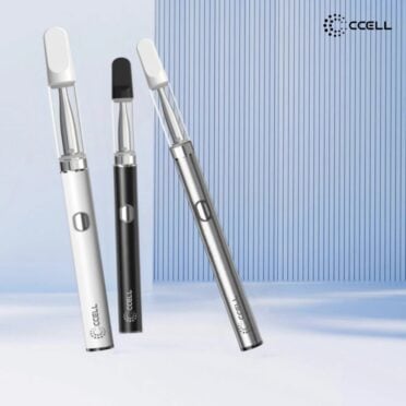 M4B Pro with TH2 EVOMAX Cartridge blue grey background