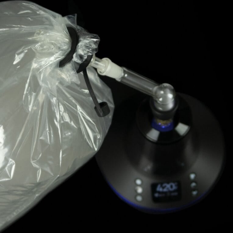 Arizer XQ2 with filled bag