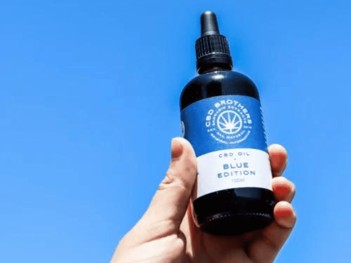 Man CBD Brothers Blue Edition CBD Oil 100ml in the blue sky